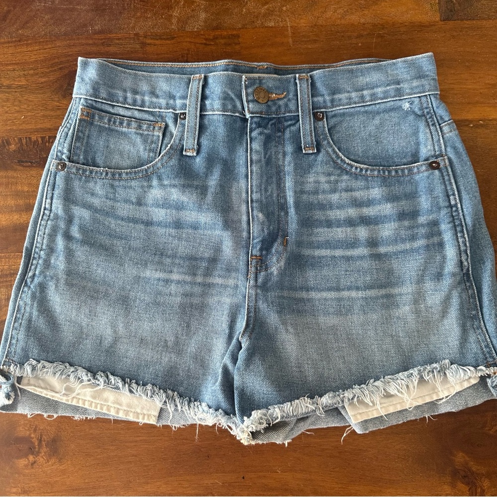 Madewell Women’s Light Blue Denim Cutoff‎ Shorts Size 26 J2522